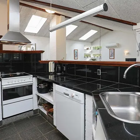 Four-bedroom Holiday In 8