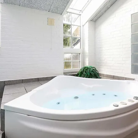 Four-bedroom Holiday In 8 Casa de Férias Blåvand